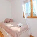 Lucy Pakoštane