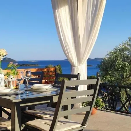 Villa Lucy